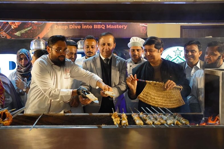 arshadwm's tweet photo. 📷 Throwback to the Sizzling Success! 📷📷 

PITHM’s BBQ Masterclass and Musical Evening was a feast for the senses. Reliving the flavors and melodies with our amazing students! 📷📷 

#PITHMTBT #BBQMemories #MusicalNights #StudentLife https://t.co/UfKwKXRdSc