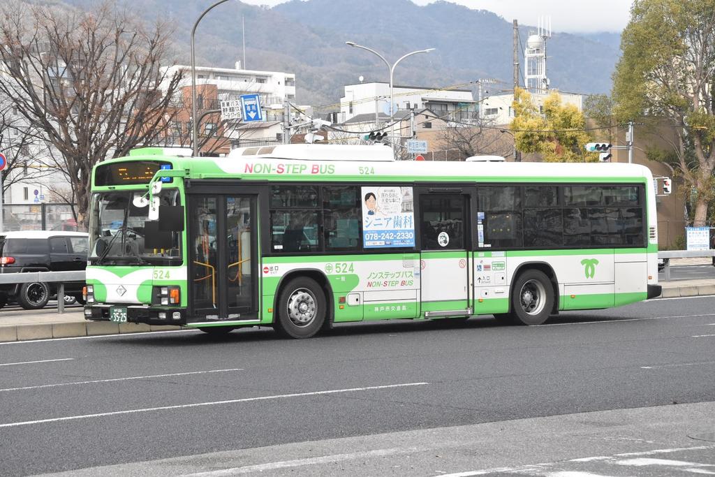神戸市交通局524(中央) 神戸200か35-25 2010年式のいすゞ・エルガ