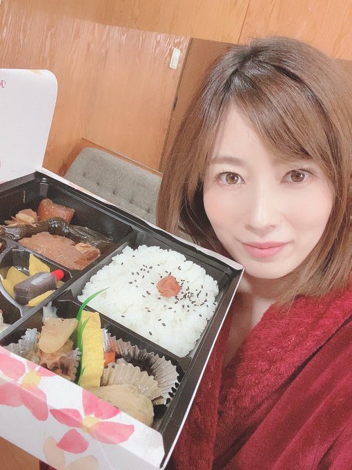 今日はお仕事だよ😊 https://t.co/5rTwtn22yU