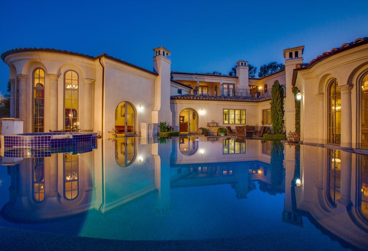 LukeGibsonPhoto's tweet photo. Photographed by Luke Gibson Photography

Congrats to my Realtor clients, Travis Canby &amp; Judith Lovingfoss, for their first 8-digit home sale ($10,800,000), a gorgeous, ocean view Mediterranean mansion in Palos Verdes Estates! It was a pleasure photographing it for you. https://t.co/r6eMJdj4zu
