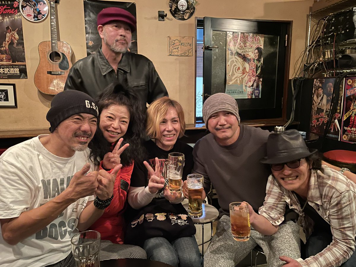 youkiplay's tweet image. 昨夜は飲んだ〜🍻
楽しかった〜
Bassistオールスターズ+1。ww
#roundface #walkinthedogs #オーガスト