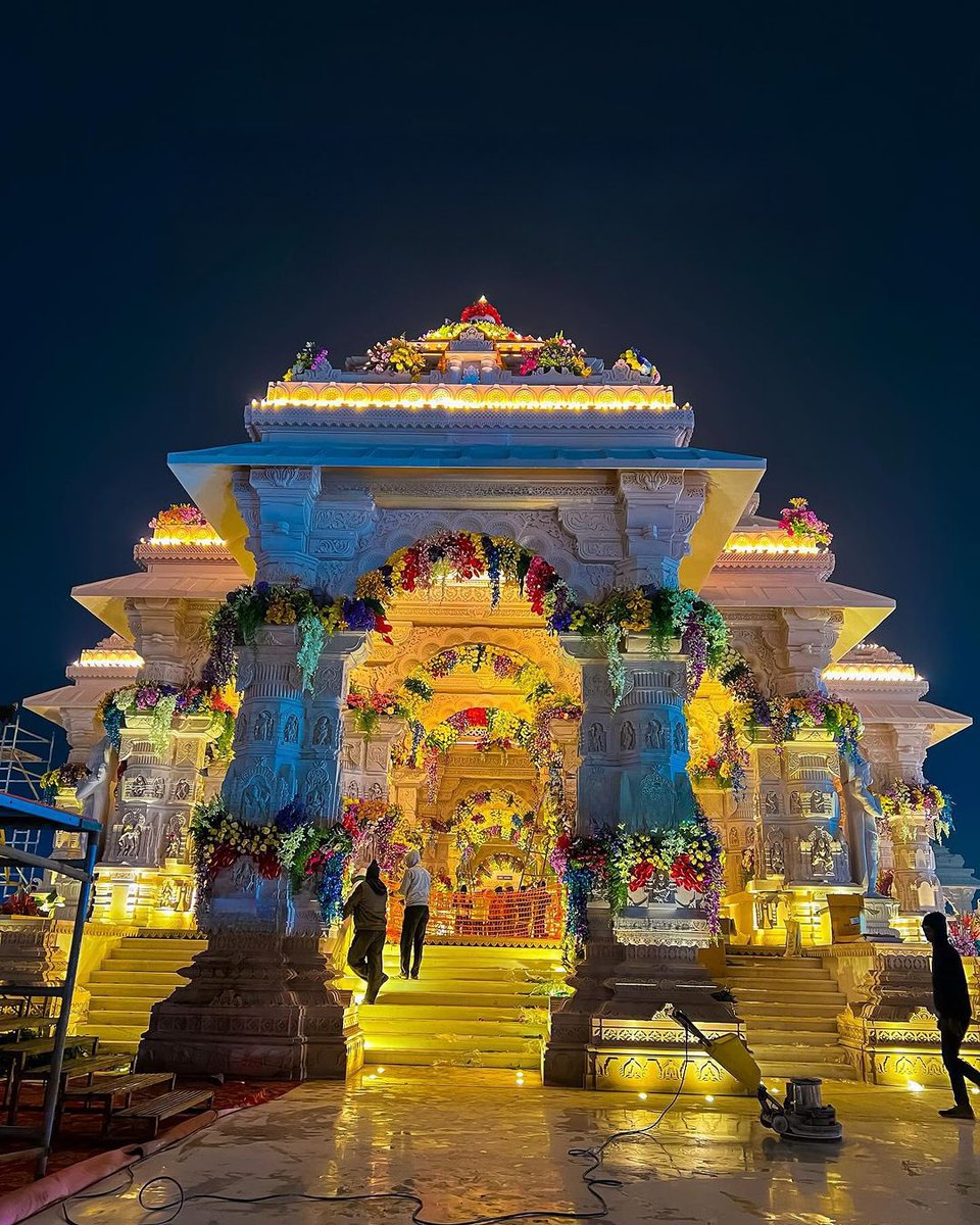 heyudit's tweet photo. Welcome Home Shree Ram Lalla ~ A divine homecoming in Ayodhya! 22 - 01 - 24 🌟

सीता राम चरण रति मोरे। अनु दिन बधौ अनुग्रह तोरे।��� 

Jai Jai Shree Ram 🚩

#AyodhaRamMandir 
#FatheroftheNation #ShreeRam https://t.co/QaAa4mz28F