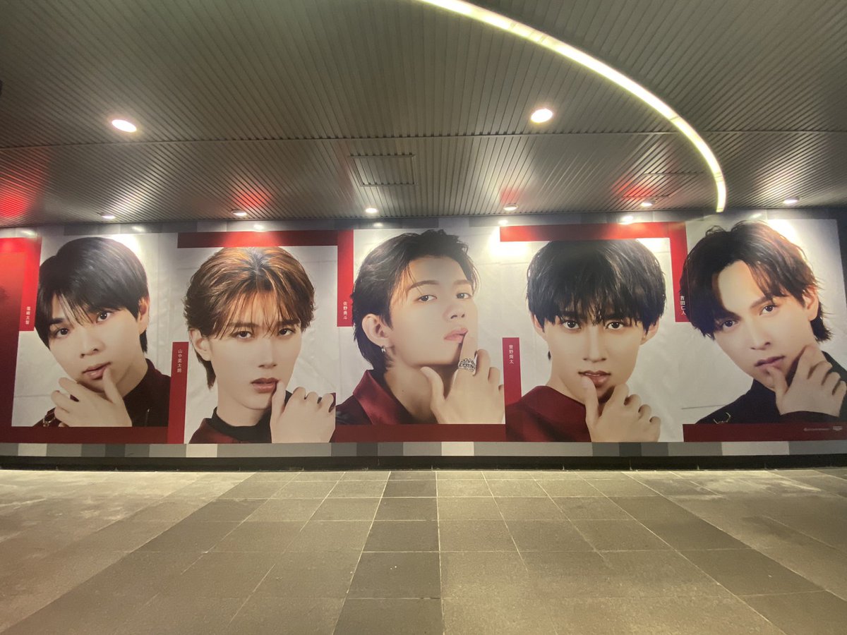 巨大ポスター登場／ 渋谷駅に M!LK「Kiss Plan」 巨大ポスターが登場