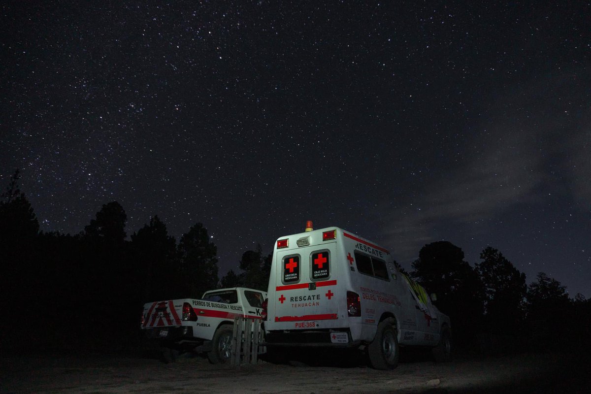 CruzRoja_MX's tweet photo. #FotoDeHoy 📸 dedicada a nuestra labor de salvar vidas durante la noche. ✨ https://t.co/7ycJqmTAvt