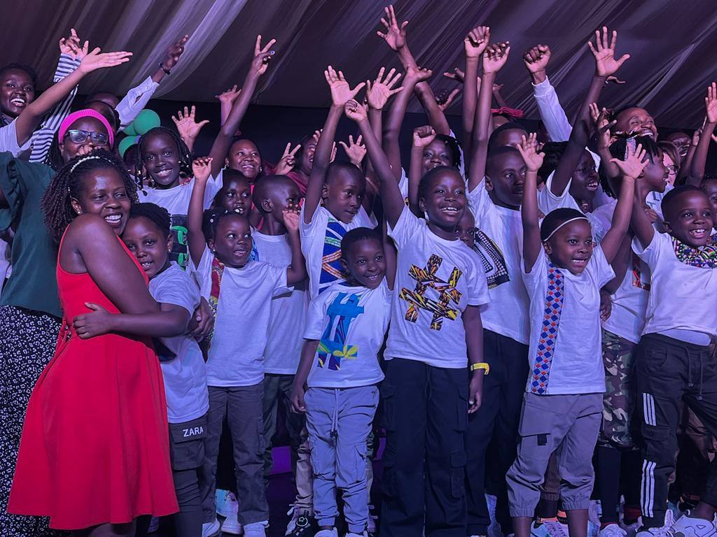 wakibi_z's tweet photo. It was amazing having the kids minister to us during the @watotochurch Jinja yesterday during the kids production
@JulietAlinaitwe 
@arinaitwehannah 
@KisakyeJulie 
@collinstwebazeb 
@wanisolomon 
@MugayaG 
@SamuelOkellogum 
@watotochurch 
#WatotoChurchJinja https://t.co/lCPYOE5ODJ