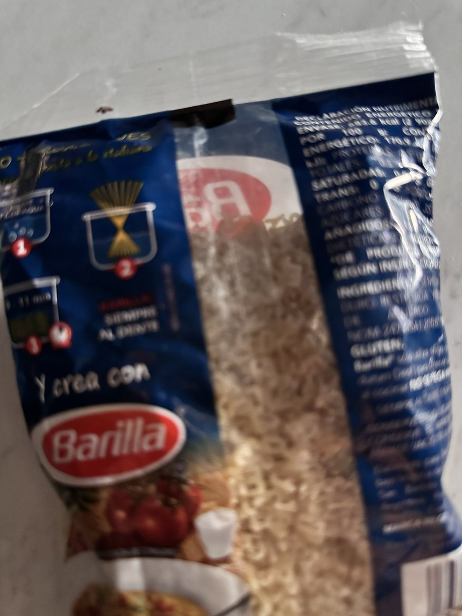 LUBAYOD's tweet photo. Hace 3 días compré un paquete de sopa de Letras, lo guardé en la alacena y hoy que lo saqué para cocinarlo me encontré con que está lleno de gusanos. Gracias por los gusanos @BarillaMexico. https://t.co/UxZQaEmmgd