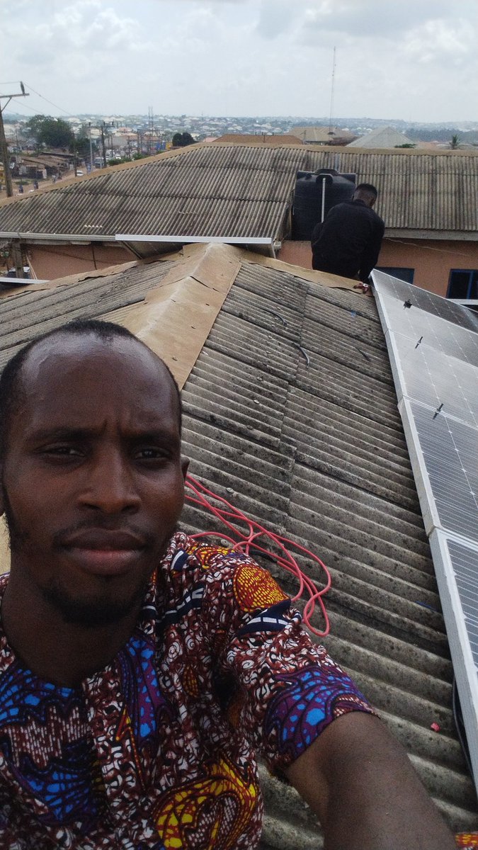 learnwithnofiu's tweet photo. We don't just power homes alone, Stores and offices are not left out. Here is an upgrade of a Food retail outlet from 6 panels to 12 panels. 
3 refrigerators for frozen foods and drinks and other essential appliances.
Location: FUNAAB Road , Abeokuta https://t.co/t2BJ0BvthF