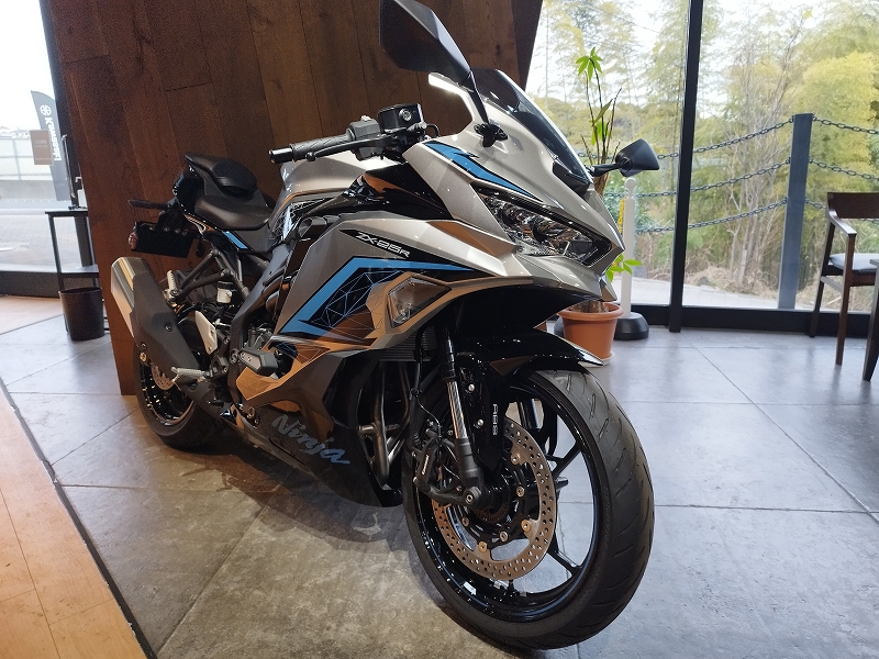 こんにちは。 カワサキプラザ横浜戸塚です。 NINJA ZX-25R SE こんにちは。 カワサキプラザ横浜戸塚です。 NINJA ZX-25R SE