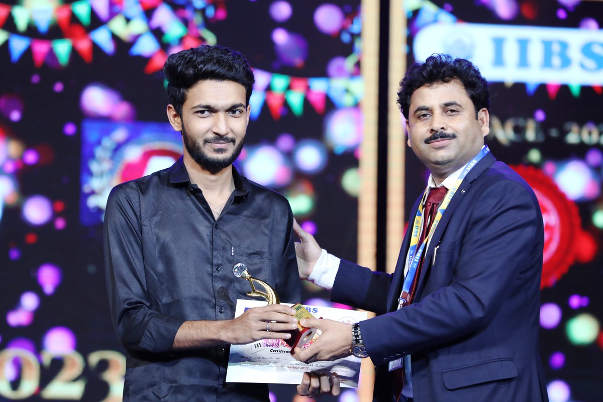 iibsonline's tweet image. Congratulations to the brilliant minds of #IIBSBengaluru for clinching the title of Champions in the #BusinessQuiz Category. Keep shining, keep inspiring! 

#BusinessQuiz #Quizzing #CuriousMinds #Champions #Teamwork #MBA #PGDM #Bschool  #quiztime #college #Management #fest