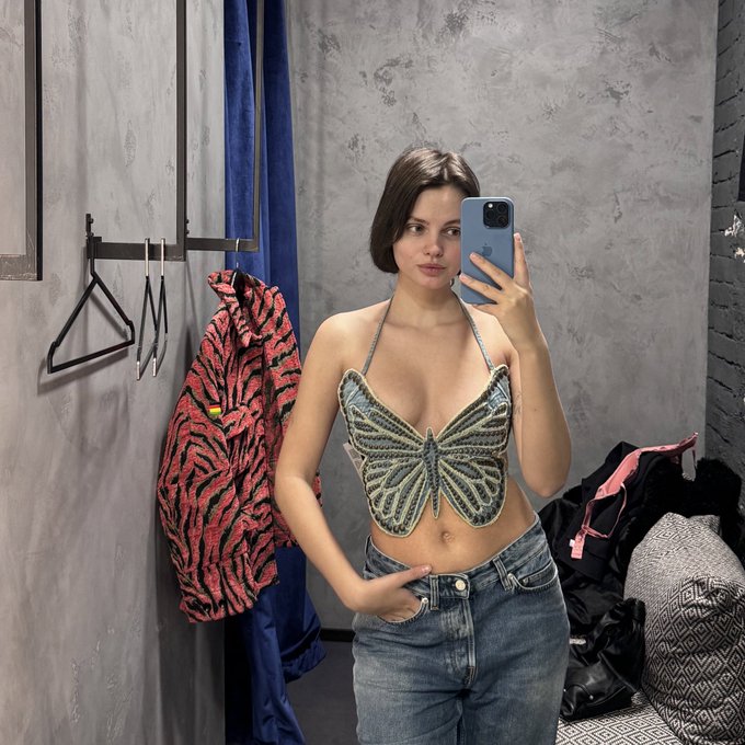 Must decide!   Butterfly 🦋 or cross ✝️ ? https://t.co/aXlfSZV6VW