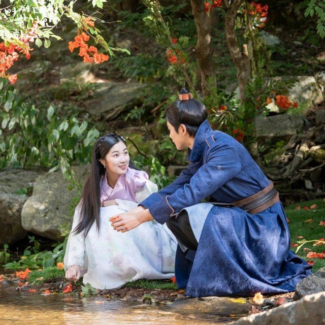 VoiceOfChahat's tweet photo. β Feel in love with this scene all over again. Such beauty this scene was and also they are looking so gorgeous in those outfits. ππΊ
#KimHyeyoon #ROWOON #ExtraordinaryYou #Haru #Danoh https://t.co/FYqg1ZoxgW