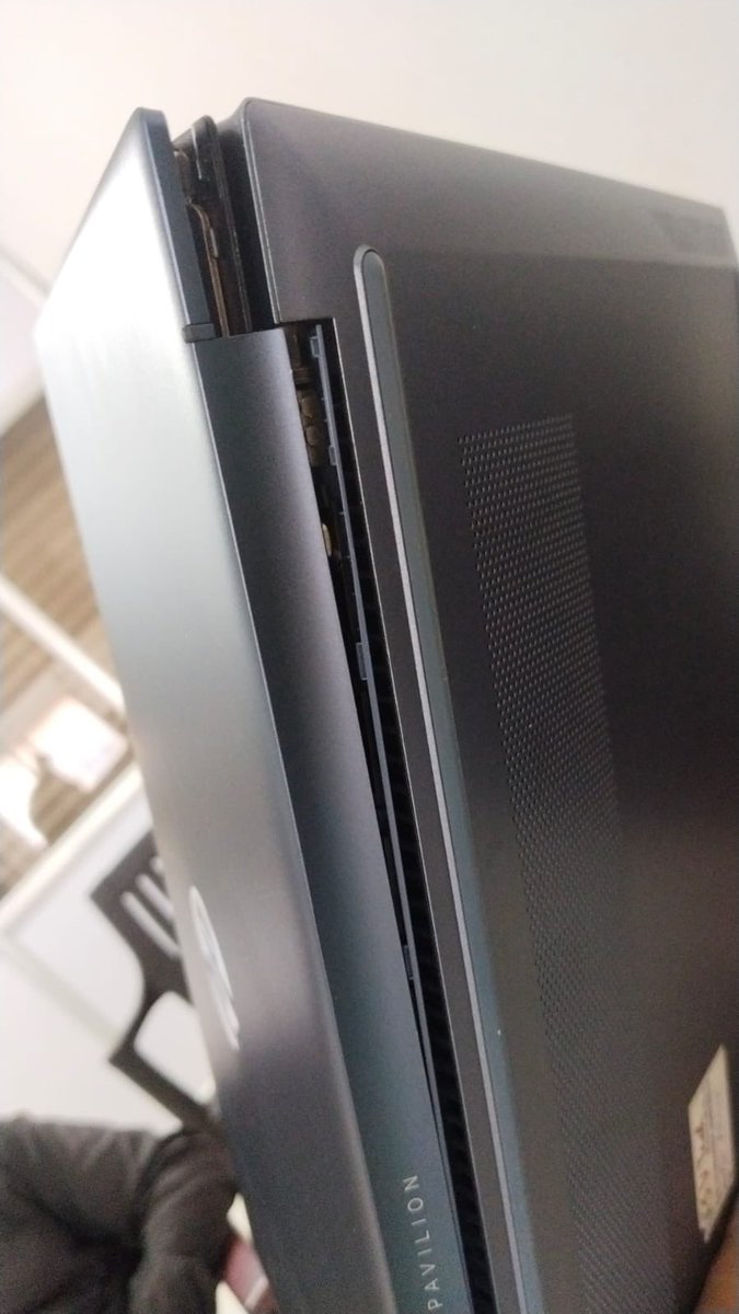 AdnanKarajgi's tweet photo. @HPIndia @HPSupport @HP 

I have been trying to get the hinges of my laptop fixed, please help. After 2 weeks I find out the initial case ID was closed and a new one was generated. It’s been over 2 weeks and the issue remains unresolved. Tracking status has been cumbersome😕 https://t.co/BEM2Fyl2mS