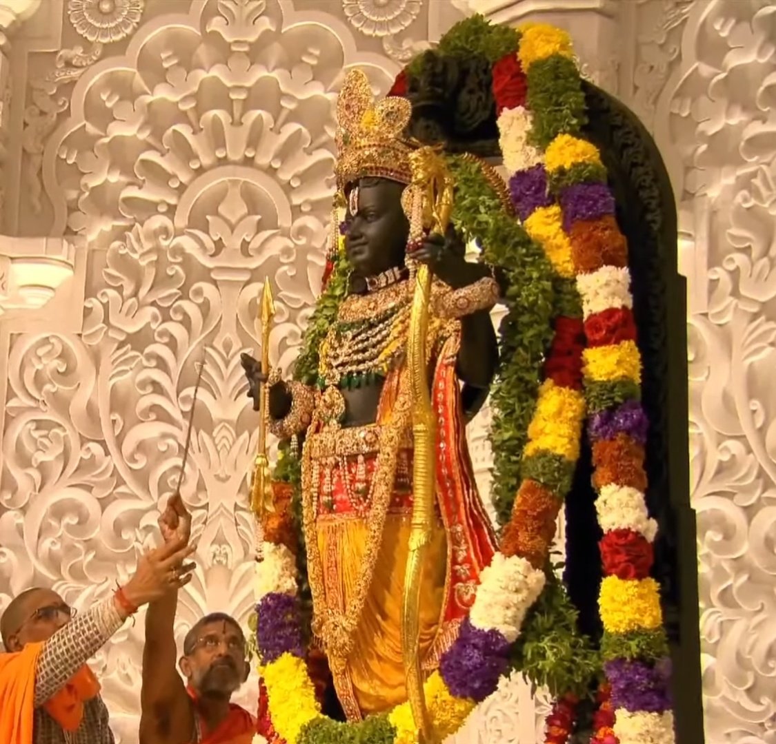 Geetashloks's tweet photo. Need 1000 Jai shree Ram comments 🔥 https://t.co/FXOzczuZj9