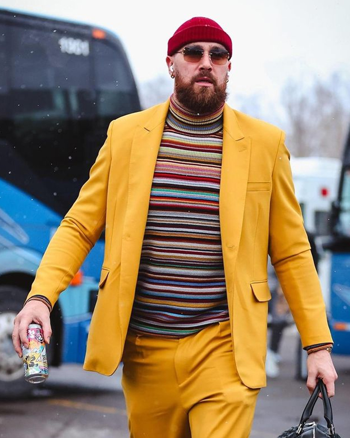 NewyorkJacket's tweet image. Taylor Swift VS Travis Kelce Trending Love Story💝
Check all new trending outfits!!
Link:
nyjacket.com/product/travis…
nyjacket.com/product/ctfl-t…

#Chiefs #ChiefsKingdom #KcVsBuff  #Bills #BillsMafia #TaylorSwift #TravisKelce #JasonKelce #KylieKelce #NFLPlayoffs #SuperBowl #WideRight