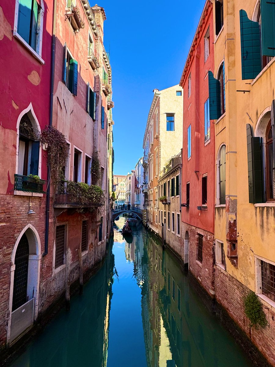ApolloVentuno's tweet photo. Buongiorno ☀️❄️🎨 https://t.co/ZuWmLMq85U