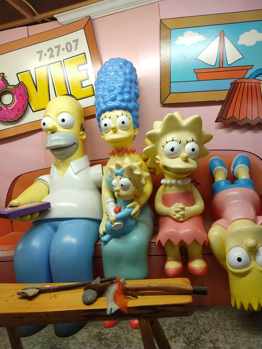 WhereTrueLoveIs's tweet photo. #thingswesee #thriftstore https://t.co/dXKj9SkbG2