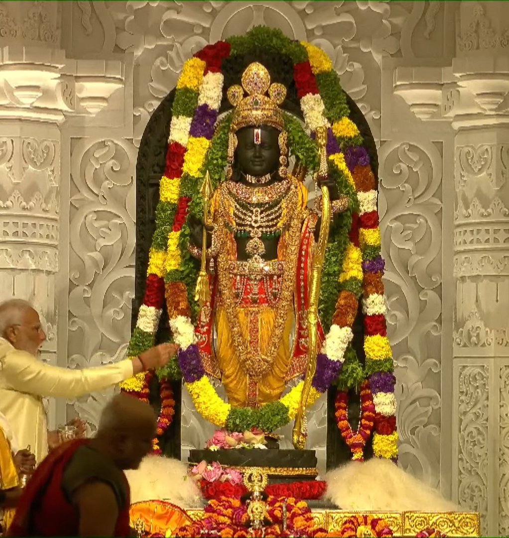 ISROSight's tweet photo. Hearty congratulations to all the countrymen on the occasion of the #RamMandirPranPrathistha of Lord Maryada Purushottam #ShriRam Ji.🛕🚩

#RamLallaVirajman 
#JaiShreeRam https://t.co/ksBozkq9UV