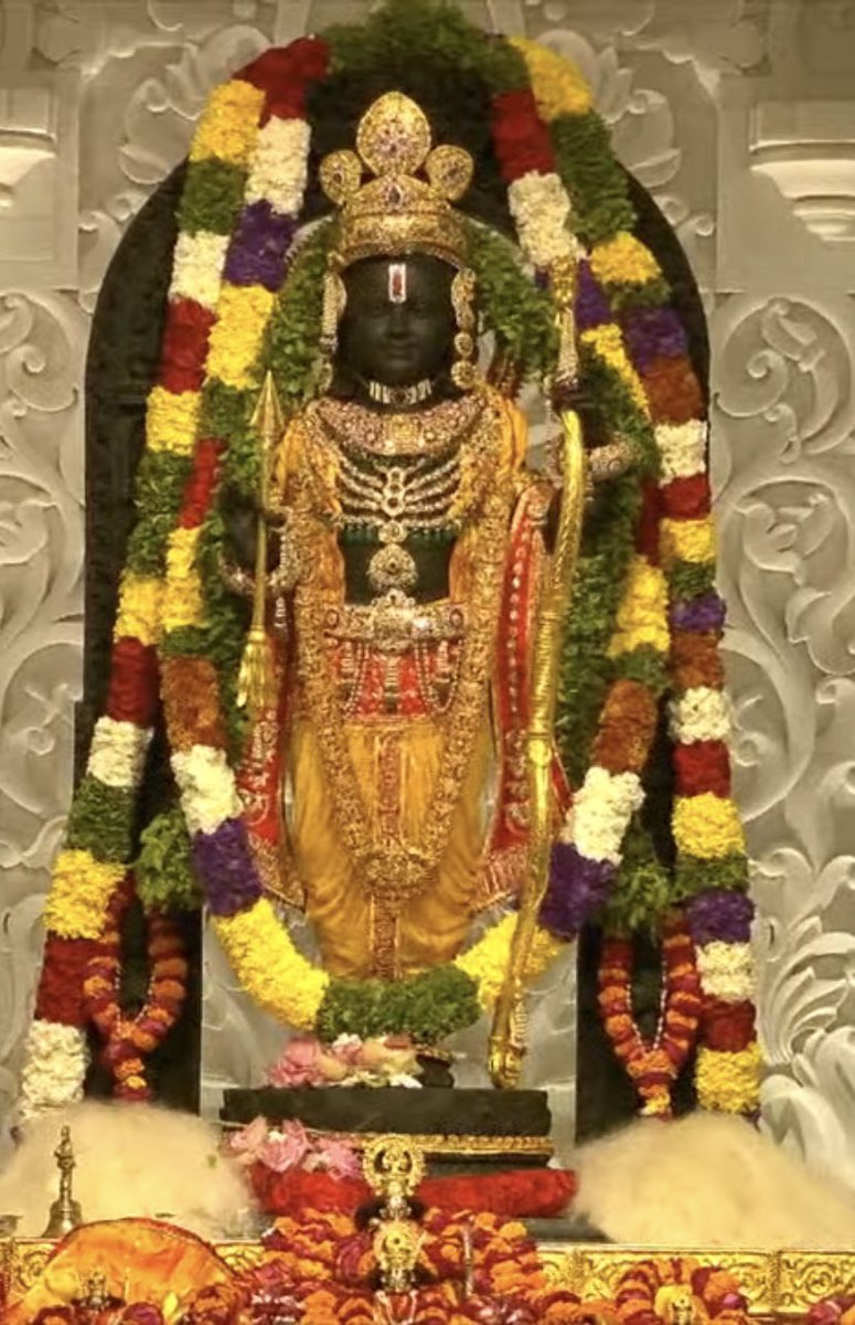 apsinghrajput's tweet photo. Thank you very much @narendramodi @myogiadityanath @myogioffice 

At the pinnacle of struggle of over 500 years with grandeur, power and eternal hope. May lord Ram inspire generations of sanatani to come. 🙏🙏🙏 #Ayodha #AyodhyaDham #AyodhaRamMandir https://t.co/xne70KKhgW
