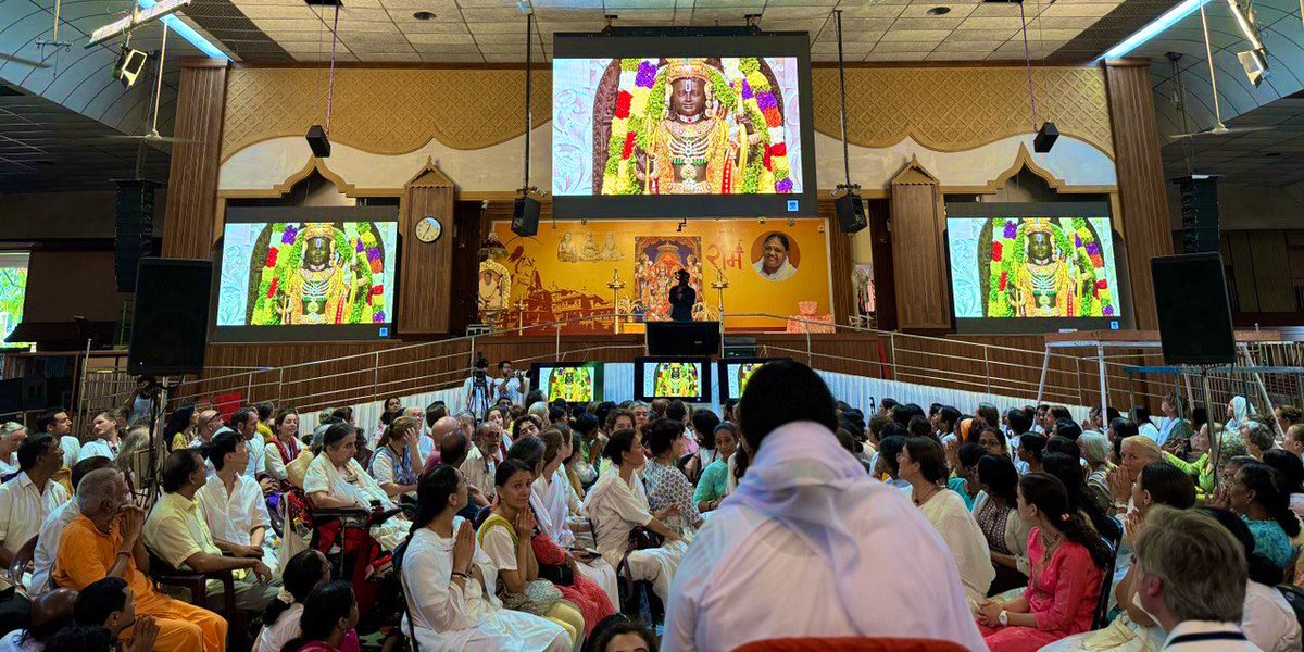 Amma participating in #PranaPratishta ceremony live of #AyodhaRamMandir from @Amritapuri Ashram