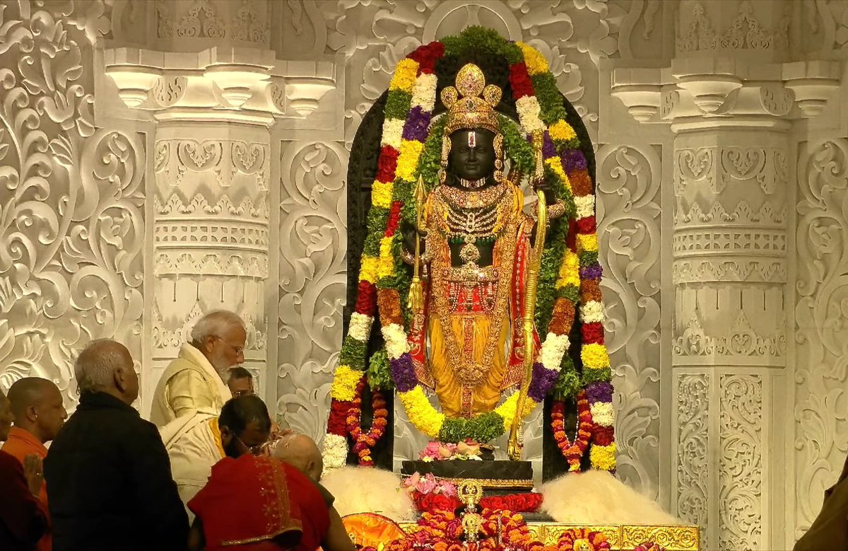 shanumimrot's tweet photo. ये दिल, ये धड़कन,
ये मन, सब राम के हवाले
ये घर, ये कारोबार, ये जीवन,
सब राम जी ही संभाले !🙏
#JayShriRam #jayshreeram #जय_सियाराम #जयसियाराम https://t.co/kIWW30qiSw