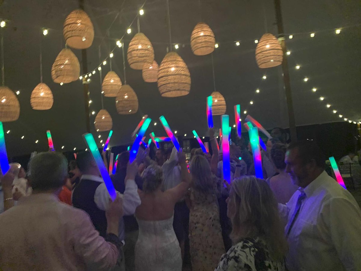 AVTCTEK's tweet photo. Wedding glow foam sticks add a unique and festive touch to your wedding, creating a memorable and enchanting atmosphere for you and your guests.#weddingideas #glowup #seerootoys #weddingideas #weddingday https://t.co/Yq8UQ54OKW