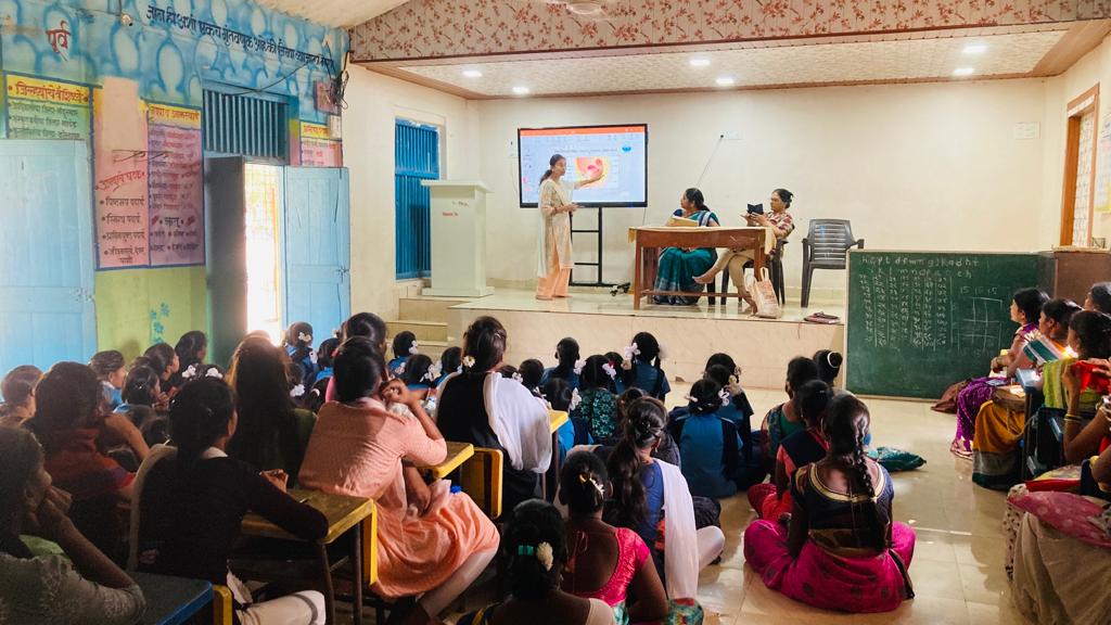 NGOWings2013's tweet photo. WINGS foundation organized a session on Menstrual Hygiene, Menstrual Waste, and Sustainable Menstruation in Deherje Village, Vikramgad. Ms. Falguni Rajput Director, WINGS foundation was the resource person for the program, who conducted the program. https://t.co/BzZIycNrAi