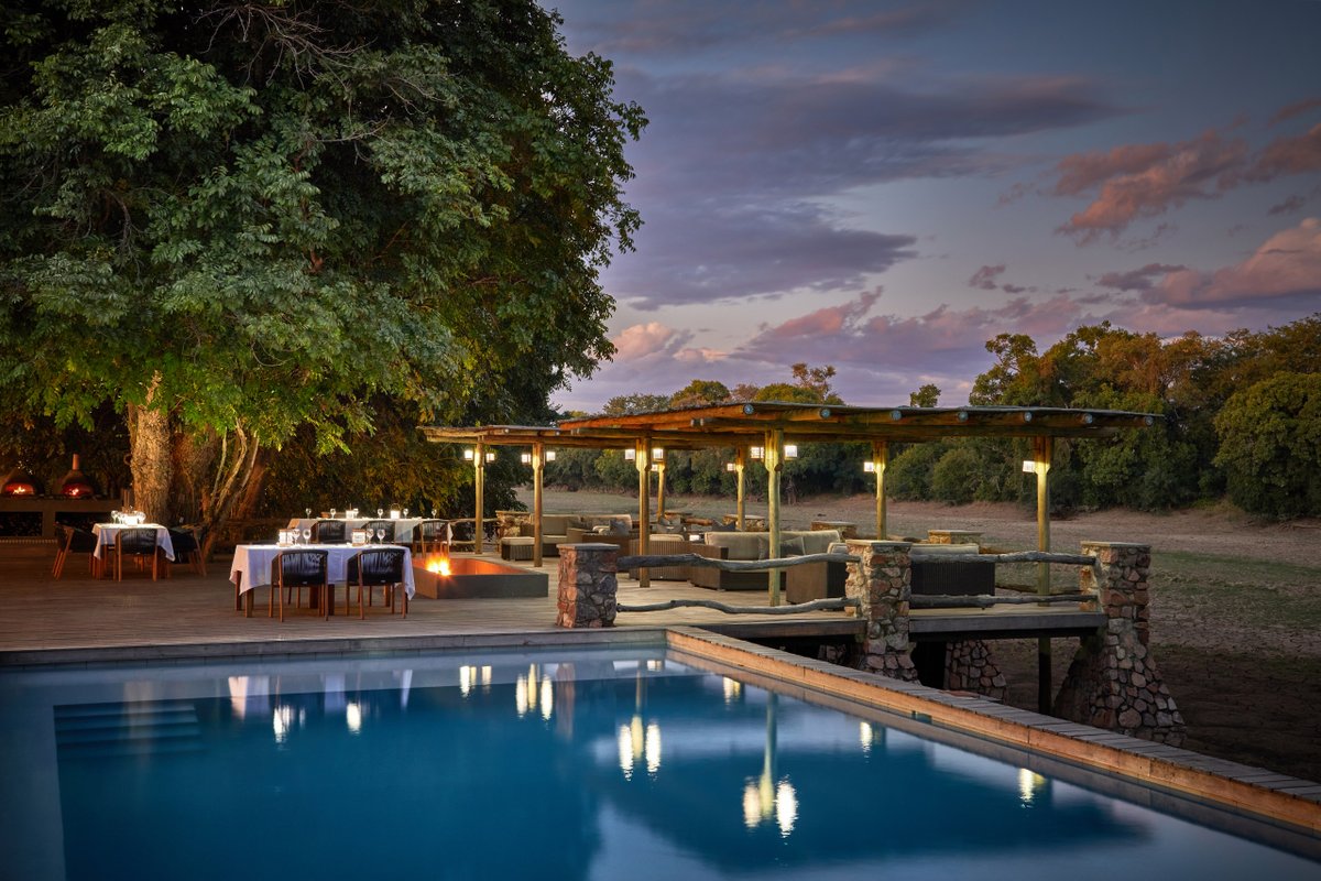 AllocentricSol's tweet photo. Mfuwe Lodge is a safari lodge overlooking Mfuwe Lagoon in South Luangwa National Park, Zambia.

It comprises of 18 beautiful chalets. 

Join our WhatsApp group for Full Package details https://t.co/uFacWlzZkc