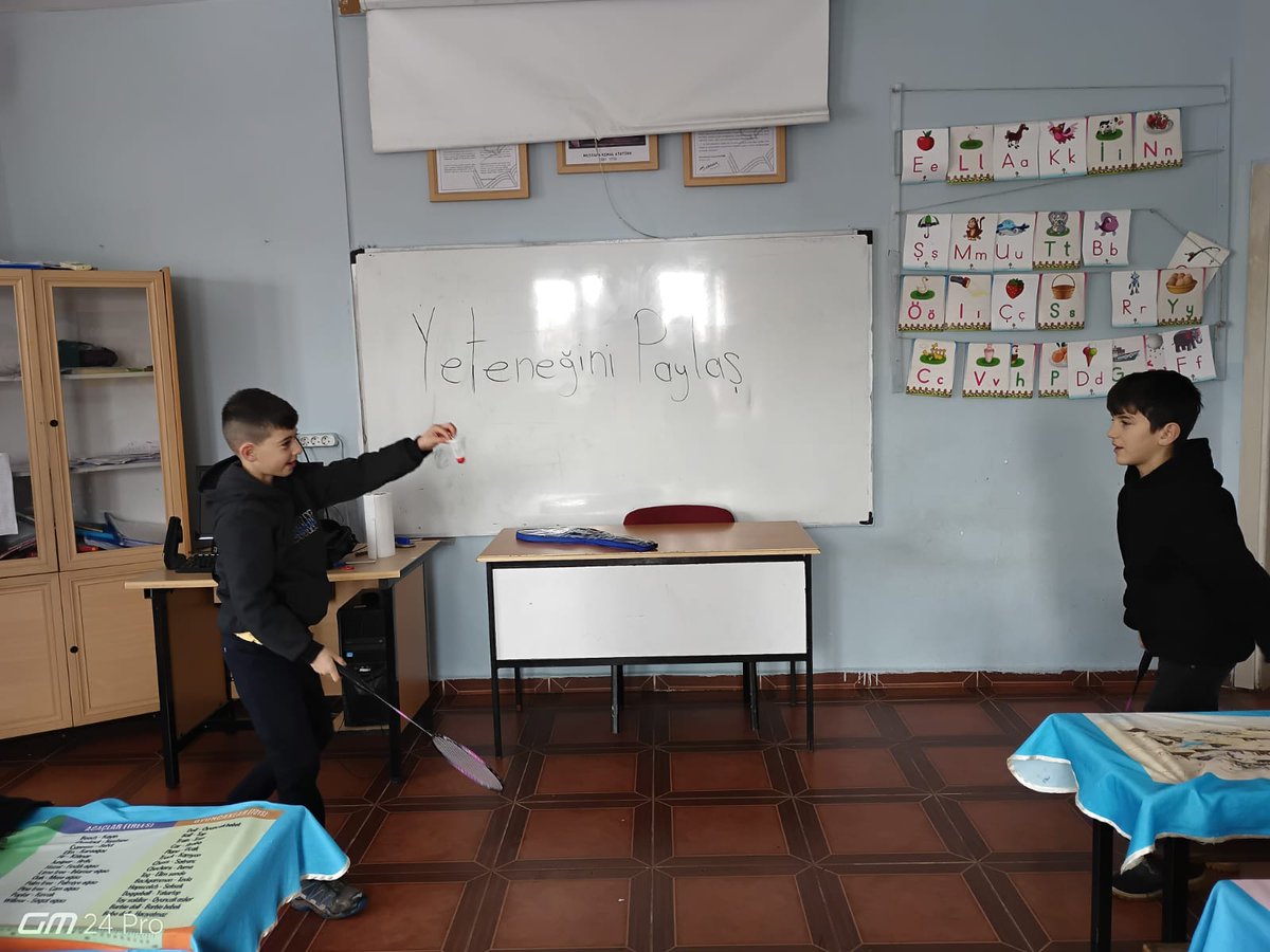 Dönem Sonu Haftası Etkinlikleri kapsamında Ethem Sancak İlkokulunda öğretmen ve öğrenciler ile yapılan Kelime Bulmaca Yarışması <a href="/tcmeb/">Millî Eğitim Bakanlığı</a> <a href="/mem_siirt/">Siirt İl Millî Eğitim Müdürlüğü</a>