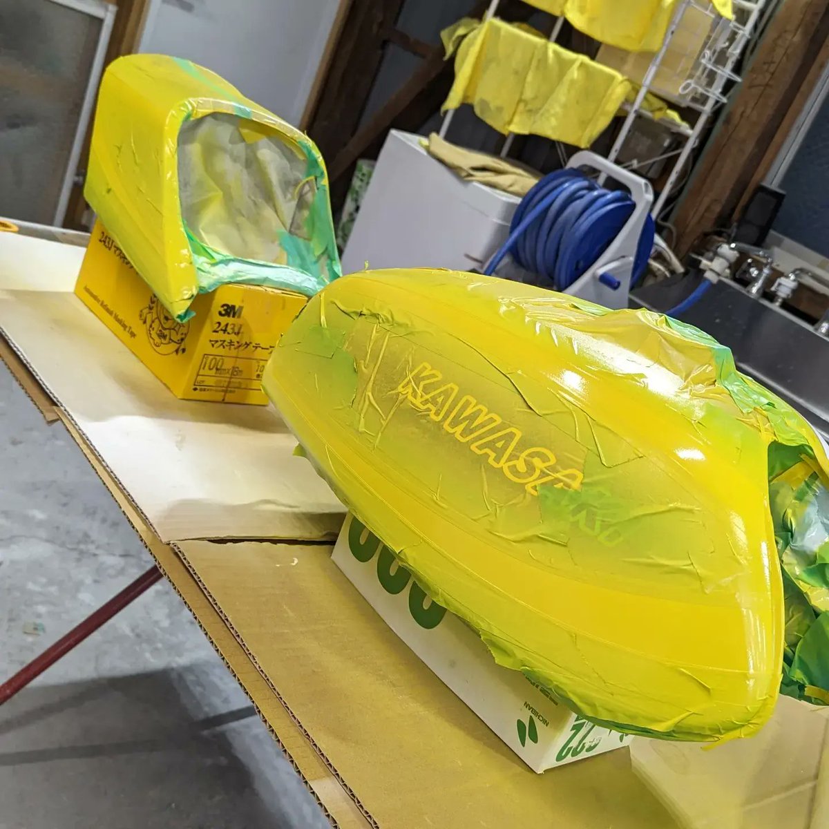 morrows_1151's tweet photo. Kawasaki　250ssマッハの外装をお客様ご指定のカラーリングで塗装させて頂きました。
ありがとうございました！
#カスタムペイント
#特殊塗装
#250ss
#マッハ
#PAINTHOUSEMorrows
#ペイントハウスモローズ https://t.co/LryokKa9P8