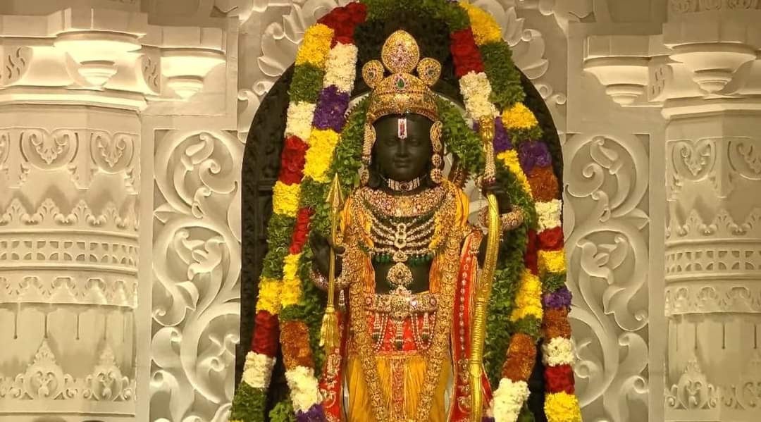 Ashutosh4BJP's tweet photo. भये प्रकट कृपाला...
श्री रामलला के नवीन विग्रह के भव्य रूप के दिव्य दर्शन करें। 
आ गए हम सब के प्रभु श्रीराम।

#AaGayePrabhuRam
#आया_राम_राज्य
#राम_का_भव्य_धाम https://t.co/0HeXiYTozk