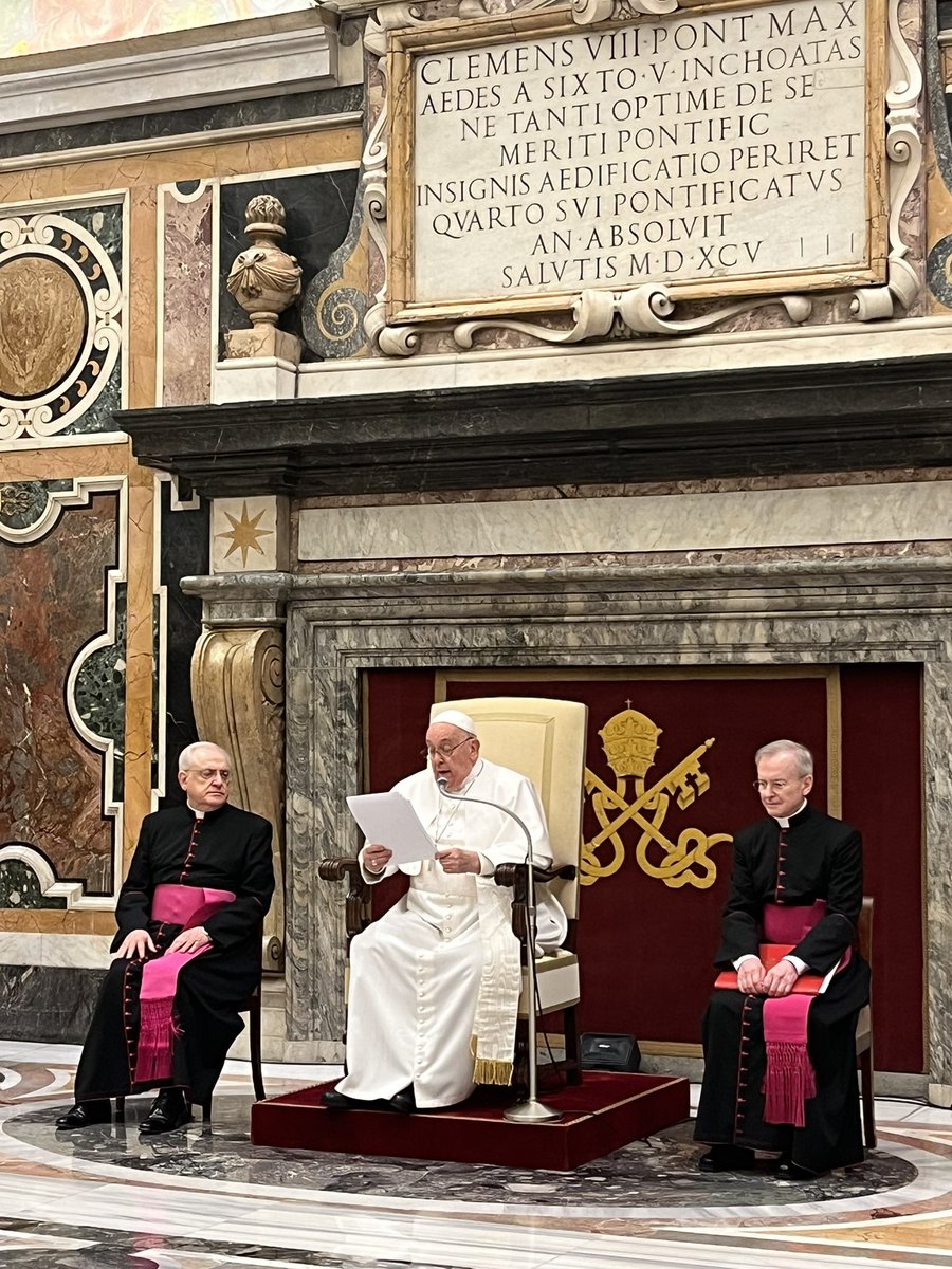 Pope Francis thanks #Vatican journalists for their work covering his papacy, and highlights specifically efforts to uncover scandals in the global #Catholic Church, in a first of its kind meeting with Vatican journalists’ union now.