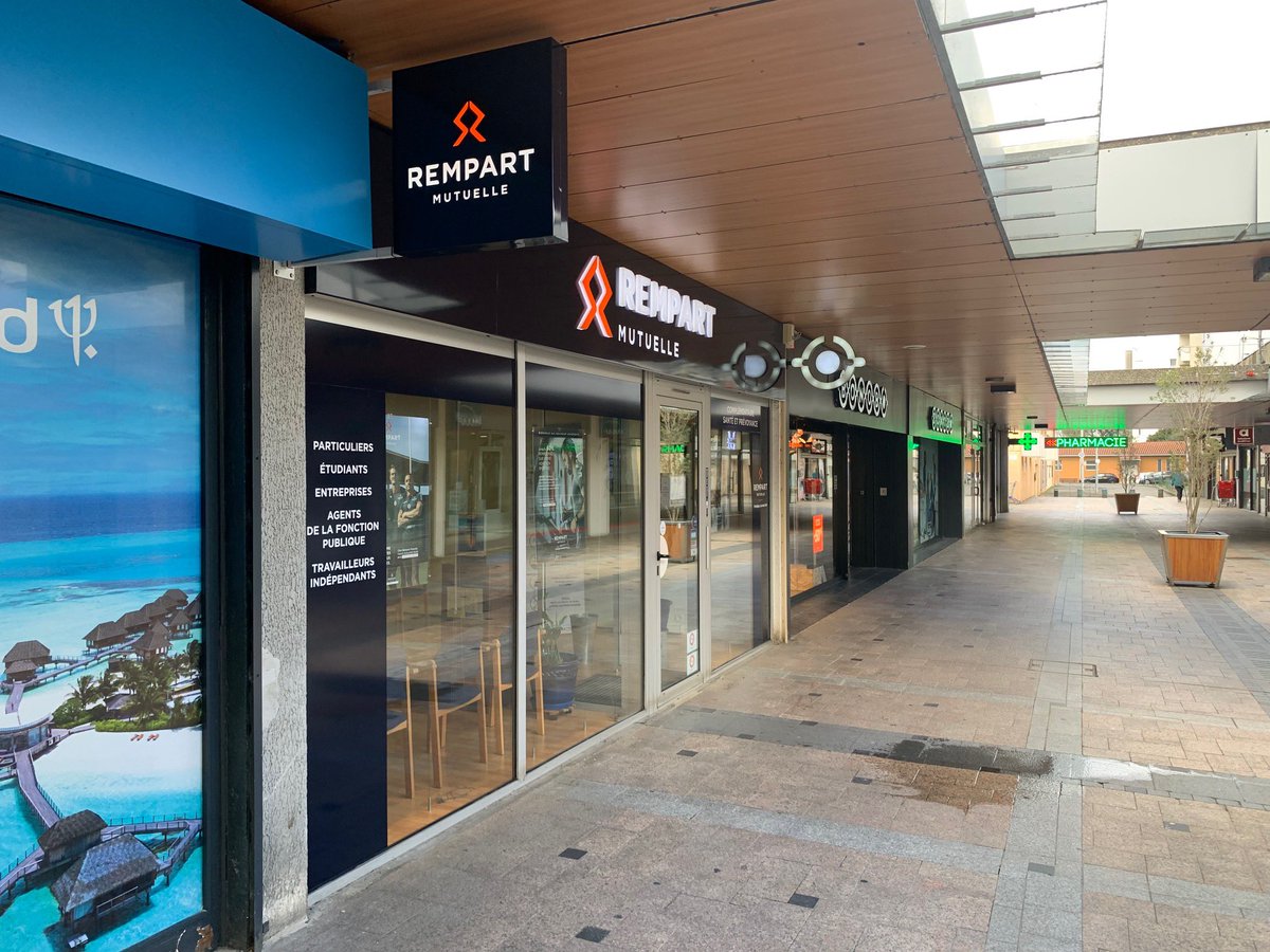 C'est au tour de l'agence de Colomiers d'afficher sa nouvelle identité 😍.
Nouvelle enseigne, nouvelle vitrine... Lilian et Corine vous accueillent à l'agence REMPART MUTUELLE du Centre Commercial Plein Centre à COLOMIERS 🤗
#rempartmutuelle #mutuelle #colomiers #occitanie