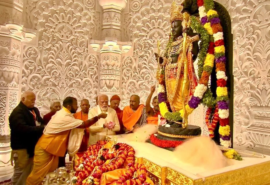 ChaudhryShankar's tweet photo. शुभ घड़ी है आई, 

भवन पधारे रघुराई।

#राम_का_भव्य_धाम https://t.co/F2QGFomAf0