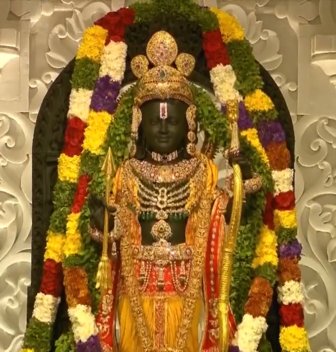 निर्धन का तुम धन हो राघव, तुम ही रामायण हो राघव सब दुःख हरना अवध बिहारी, मंगल भवन अमंगल हारी