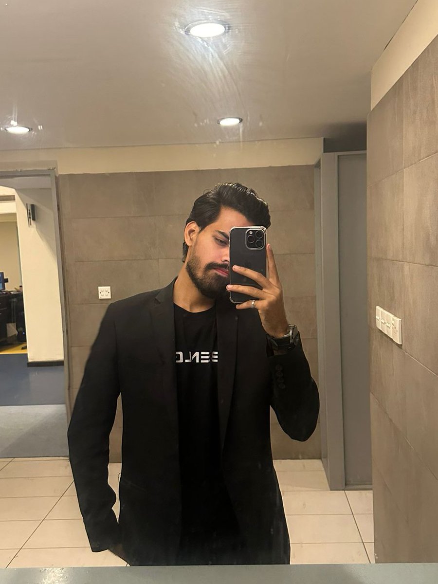 Slaychooo's tweet photo. "New profile pic, who dis? 💫 #ProfilePicUpdate" https://t.co/pqUGjF41Jm