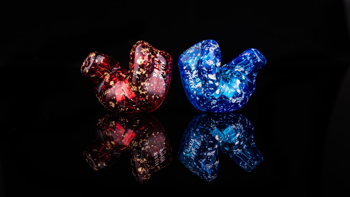 型號: 破軍 (私模)
標誌: 自選雕刻 (左) / (右)
面板: 透明紅藍色金銀箔點綴 (左) / (右) (透明系列)
殼體: 透明紅藍色金銀箔點綴 (左) / (右)

Model: Alkaid (CIEM)
Logo: Custom engraved logo (L) / (R)
Faceplate: Transparent Red &amp; Blue with Tinsel (Transparent Series)
Shell: Ditto