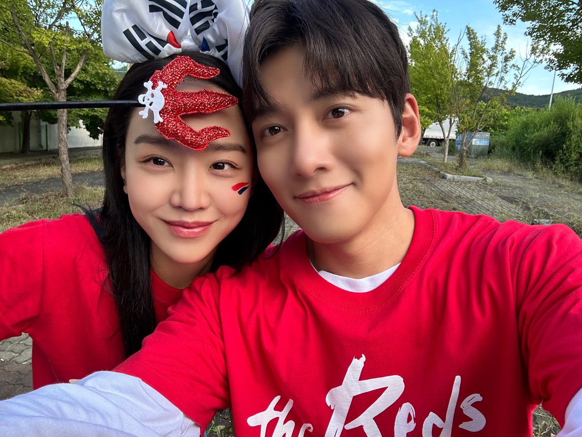 YNK_sungduck's tweet photo. #신혜선 #웰컴투삼달리

삼달리 끝나지 마 했잖아?
나도 이렇게까지 안 질쳑였어

그러니까 커플셀카 정도는 올릴 수 있잖아?
가지마….. 끝나지마… 831부작 하자😭

#Shinhaesun #WelcomeToSamdalri #조삼달 https://t.co/hOPSLWODSp