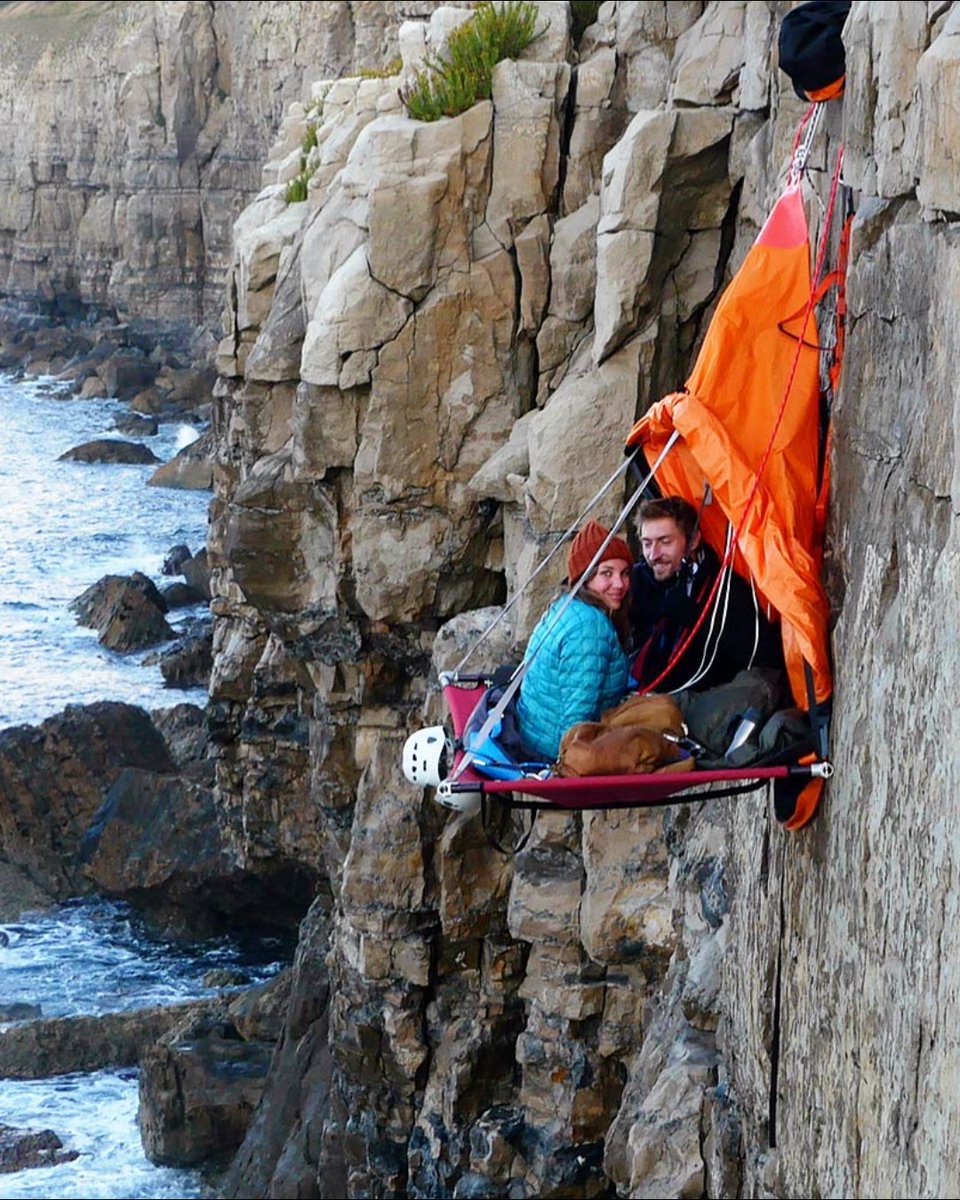 WildBounds's tweet image. Nine Things To Know About Cliff Camping

Outdoors writer and influencer Siân Lewis, aka 'The Girl Outdoors', gives us her top tips on how to take camping to the next level – literally. Read here: bit.ly/48I0gem

#clifcamping #cliffview #campinghigh #lessonsforcamping
