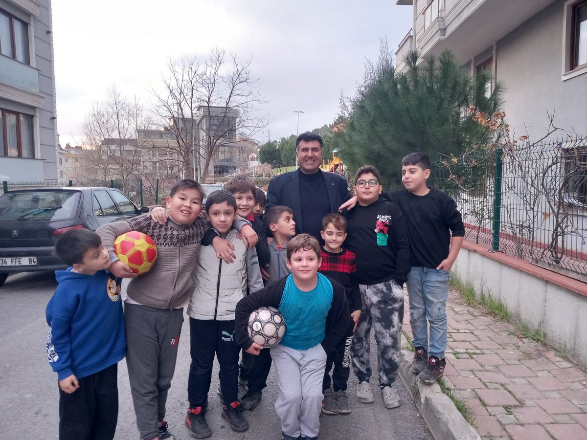 Haftanın bereketi ve hayrı üzerinize olsun, Rabbim yar ve yardımcınız olsun. İyi ve güzel haftalar dilerim..