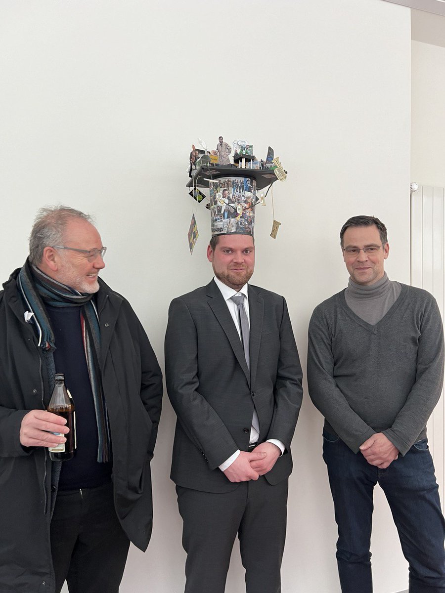 New year, new PhD defence! On Friday Dr. Alexander Okorn succesfully defended his doctoral thesis. We wish you all the best for the future ✨🔥 #11B #boronchemist #PhDone #UniWue