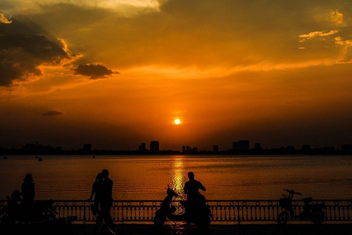 Tiinksbaby's tweet photo. Người đàn ông thực sự mỉm cười trong rắc rối, tập hợp sức mạnh từ đau khổ và phát triển dũng cảm bằng suy tư. https://t.co/FpEsuz4MF8