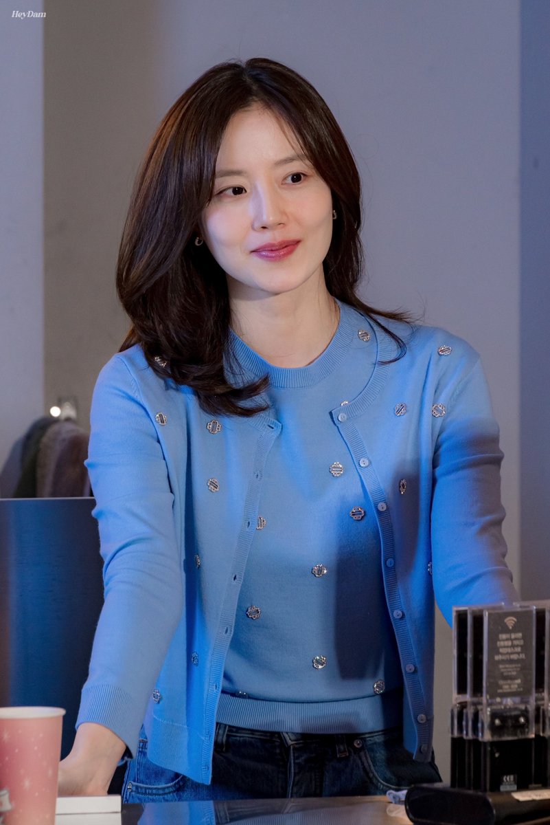 231222 Merry Chaewon 

한겨울에 만난 봄🌸

#문채원 #MoonChaewon