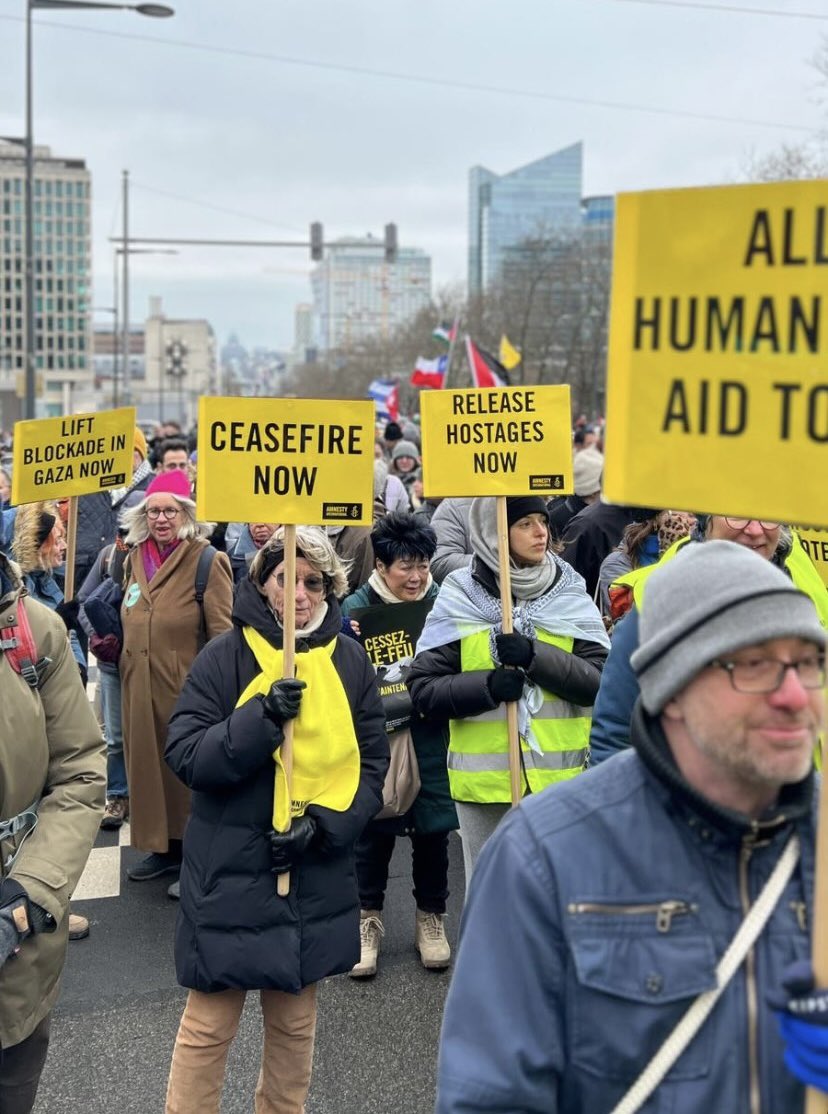 DeGraeveWies's tweet photo. Amnesty marched in #Brussels with many, many others reiterating the call for an immediate #ceasefire in the OPT and Israel to halt civilian bloodshed and to curb devastating humanitarian suffering in #Gaza. #CeasefireNOW https://t.co/1I1jZsmoAq