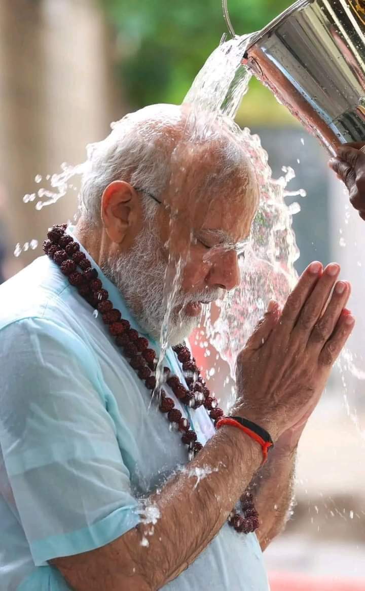 Jai shree Ram
Pardhan mantry ho to inke jaise