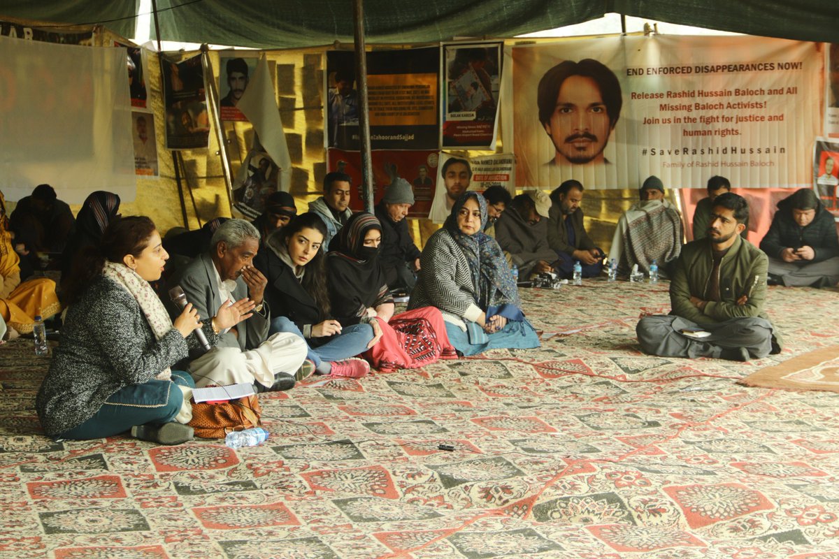 BalochYakjehtiC's tweet photo. Thread 1/2
Yesterday, Baloch Yakjehti Committee successfully conducted its one-day Oppressed Peoples Conference entitled "From Darkness to Dawn: Shedding light on the suffering and agony of the oppressed."

We believe in collective struggle and unity, without which breaking the shackles of oppression is not possible. IOPC is an effort to form an historical bloc of all oppressed people. Since our pain, sufferings, and miseries are the same, we must unite and struggle together.

The state used all means of suppression to sabotage this conference. Firstly, they snatched and confiscated our necessary equipment for the conference. Today, as the World witnessed, they barred our guests from attending the conference complete impunity. Distinguished lecturers, journalists, and human rights activists were harassed, and the organizers of the conference were threatened. However, they failed in their attempts.

We offer our sincere gratitude to the oppressed peoples and their leaders for joining the call for unity and peace. They honored us and our ideals of unity and solidarity by making their presence at this conference despite all difficulties and obstacles. We were delighted and enlightened by their courage and brave experiences, which they shared with us.

Journalist and brave daughter of the immortal Asma Jahangir, Munizae Jahangir, attended today's conference. We admire her dedication and commitment towards humanity and oppressed peoples. She enlightened and encouraged participants by sharing her thoughts in the panel discussion.

Human rights activist and lawyer Advocate Iman Hazir Mazari, a voice of the voiceless, empowered us by sharing her experiences and ideas regarding human rights violations in Pakistan. We are grateful to Senior Activist for the Enforcedly Disappeared Baloch, Mama Qadeer, who traveled from Balochistan to Islamabad. He informed us about the cases of enforced disappearances and extrajudicial killings of Baloch people and shed light on his struggle and the obstacles he is facing.

Distinguished human rights activist and chairperson of the Defence of Human Rights Organisation, Amina Masood, delighted us with her participation in IOPC. She is a ray of hope for the families of enforcedly disappeared individuals.

Zubair Sha Agha, Central Member of PTM, joined us in IOPC. He enlightened us about the suffering and pain of Pashtun people and boldly discussed the importance of unity and understanding between Baloch and Pashtun in this struggle for survival.

Dr. Shalee Baloch, the representative of Baloch Women Forum, joined today's conference. We offer our gratitude to her for joining IOPC and presenting her valuable thoughts regarding the role and challenges of Baloch women in the fight against oppression and colonialism.

We appreciate and acknowledge the presence of Veengas, a vocal journalist for the suppressed and marginalized people. She is truly a remarkable woman and journalist. She admired and enlightened us by sharing her experiences and thoughts.

Oppressed peoples of Gilgit-Baltistan, we acknowledge and admire your dedication and commitment to your rights. Your leader and representatives joined our conference. Baba Jan, along with other brave comrades, joined us and shared his thoughts and vision regarding solidarity and unity.

People of Kashmir, we are admired by your courage and determination towards peace and justice. Much like all oppressed nations of this country, you have been suffering from oppression for decades. Today we were joined by your brave daughter Tahira Tauqeer, who briefed us about your struggle for freedom and justice.

We were delighted by the presence of Mr. Afrasiab Khattak, a senior member of the Human Rights Commission of Pakistan and former senator. A veteran politician and humble human being, his valuable thoughts and contributions for democracy and human rights encourage generations.

#MarchAgainstBalochGenocide
