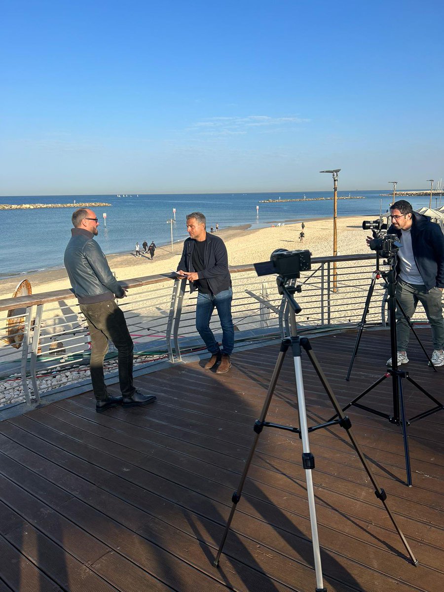 Tournage de l’émission « à l’origine » sur <a href="/Francetele/">France Télévisions</a> présentée et produite par <a href="/stevesuissa/">Steve Suissa</a> , 45 minutes consacrées au <a href="/Mdais/">Magen David Adom</a> <a href="/mda_israel/">מגן דוד אדום</a> à ses actions pour sauver des vies depuis le 7 octobre