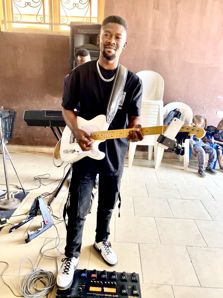 GuitarTope's tweet photo. NEW WEEK
NEW BLESSING 
MORE ACHIEVEMENTS 🙏

#greatfulheart
#bullfighter🎸
#gt100 https://t.co/maMzmjQjxD