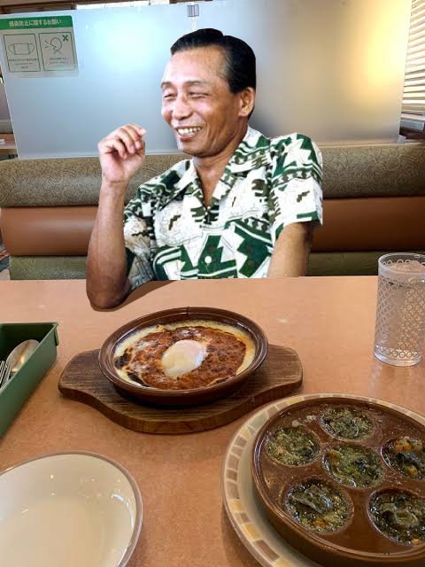 YB_SaRm's tweet photo. サイゼで喜ぶ朴正煕 https://t.co/vHHCeIiHgH