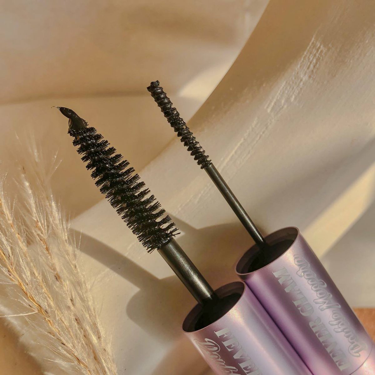 Korang ada tak problem bila nk apply mascara dkt lower lash tu tiba jadi comot? 

Mana taknya kdg tengah nak curl ehhh tiba tiba smudge pulak dekat bahagian bawah mata tu 😭😭

I ada solution utk korang. Meh try mascara Feverglam ni. confirm tak nyesal

🛍️ wa.link/ewb9j4