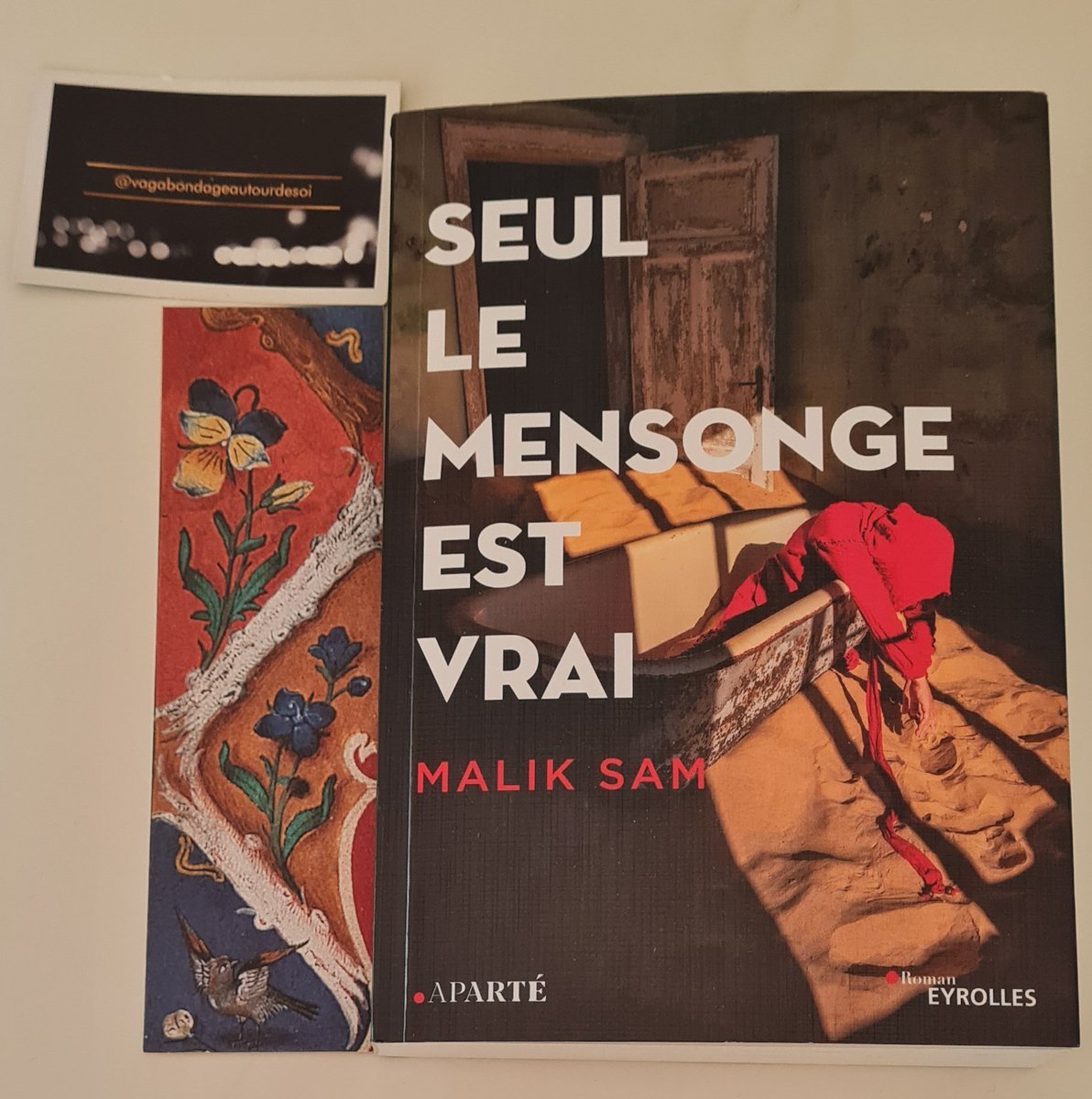 <a href="/Eyrolles/">Eyrolles</a> Au cœur de la réalité vécue par les réfugiés, ce #récit de Malik Sam décrit un #enfant de 15 ans dont la mutation identitaire n’est pas complète mais qui se sent, dans l’intimité de toutes ses cellules, une femme <a href="/Babelio/">Babelio</a> #books #premierroman +👇 vagabondageautourdesoi.com/2024/01/16/mal…